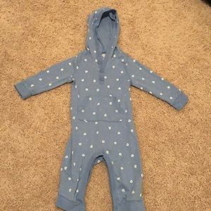 Blue hooded onsie with polar bears, size 6-12M